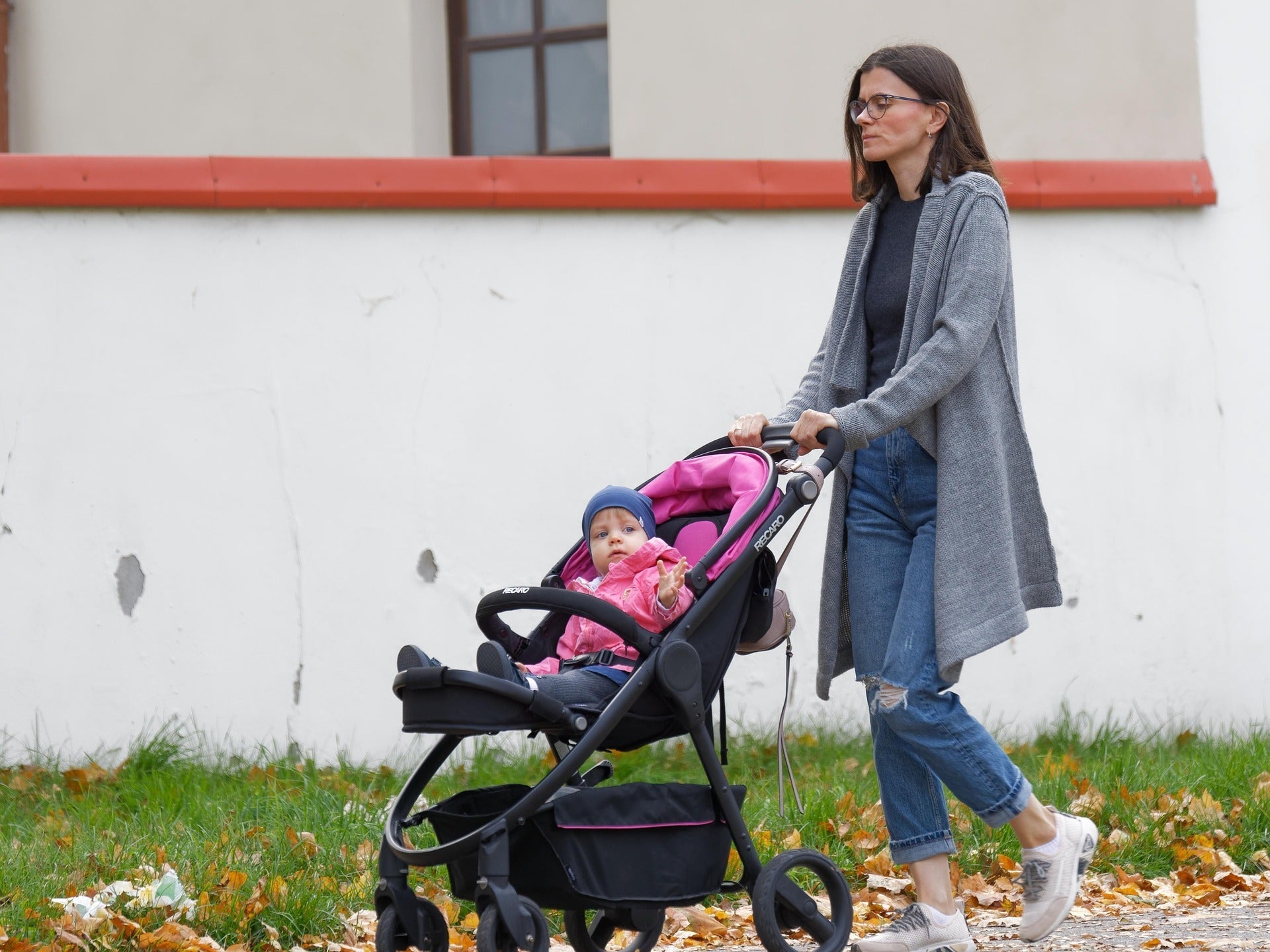 Compact Travel Stroller Guide: How to Pack Light With Mamazing