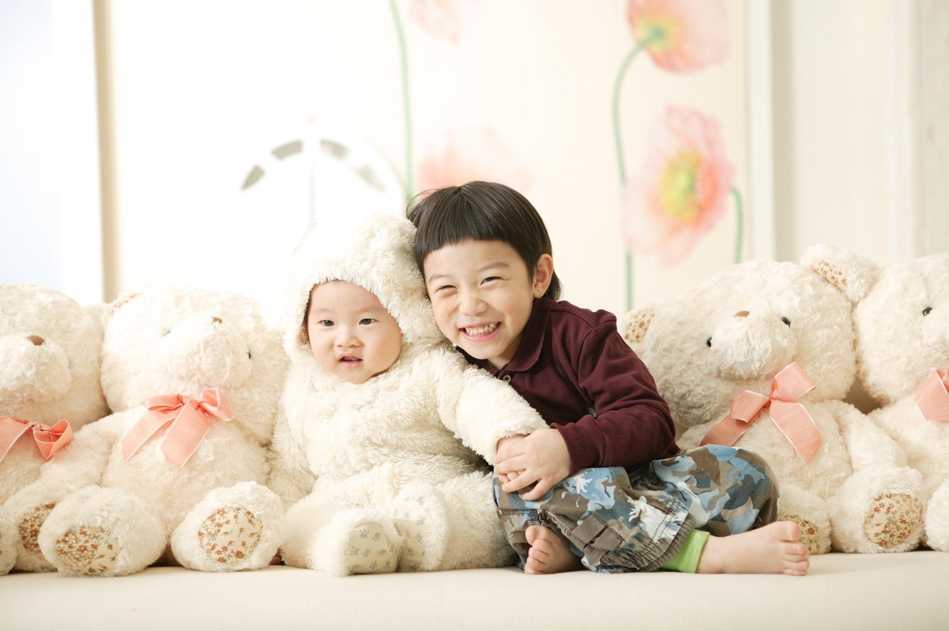 How to Introduce a Sibling to Your New Baby: A Guide for Parents