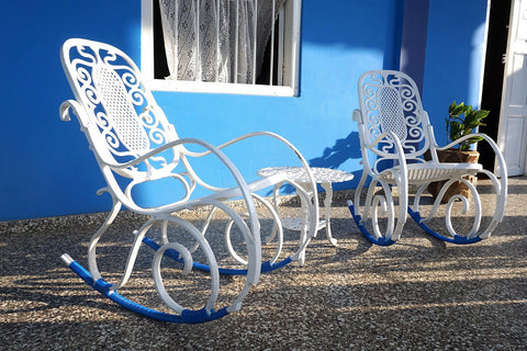 Expert Tips: Using Rocking Chairs to Calm Your Baby