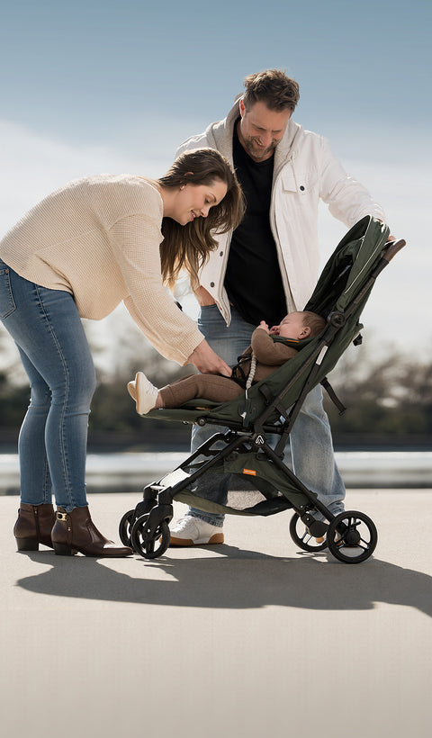 Where advanced engineering meets modern parenting.
Our carbon fiber strollers are designed for effortless mobility and everyday freedom — wherever life takes you.